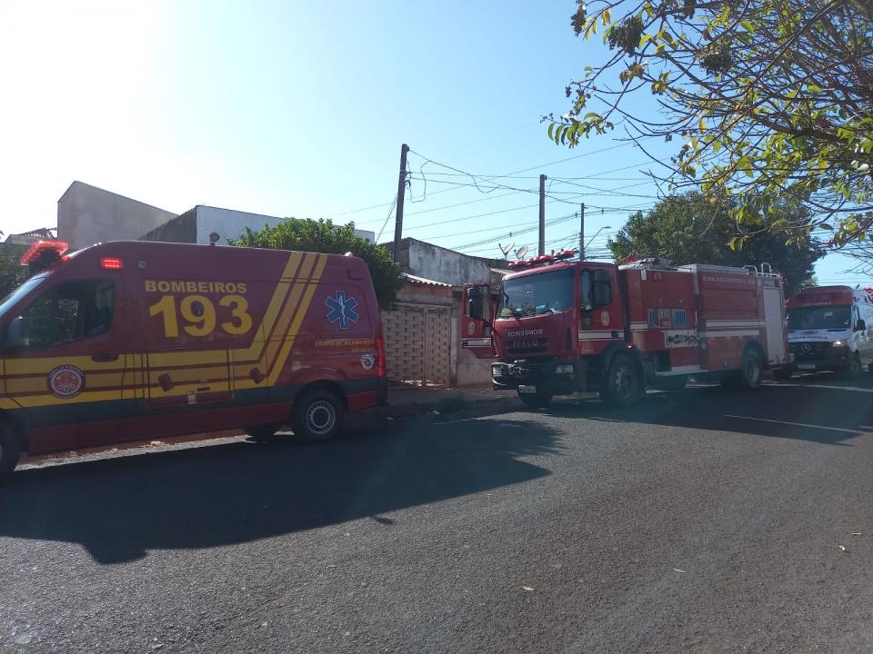 Foto 2 de 7 — Acidente com botijão de gás assusta moradores de Araraquara; vítima foi socorrida